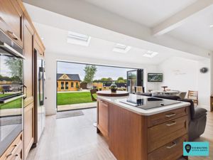 Kitchen/Diner- click for photo gallery